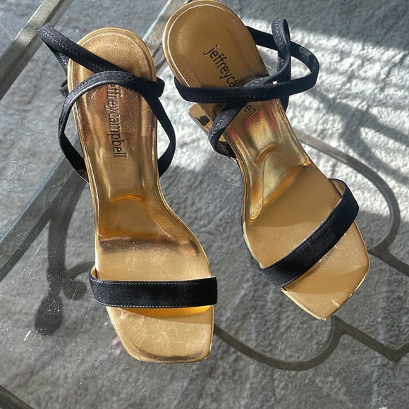 Heels - Picture 3 of 4